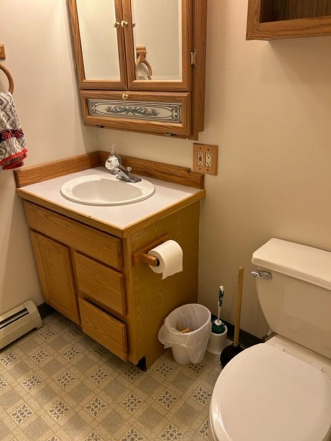 21808 Robin Dr in Anchorage, AK - Building Photo - Building Photo