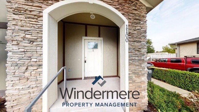 1100 S College Ave in College Place, WA - Building Photo - Building Photo