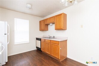 2014 Cedarhill Dr in Killeen, TX - Building Photo - Building Photo