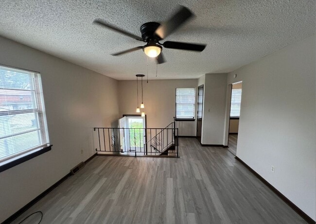 703 N Frandsen Rd in Independence, MO - Building Photo - Building Photo