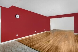 4015 Mischire Dr in Houston, TX - Building Photo - Building Photo