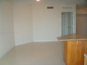 1755 E Hallandale Beach Blvd, Unit 406 E in Hallandale Beach, FL - Building Photo - Building Photo