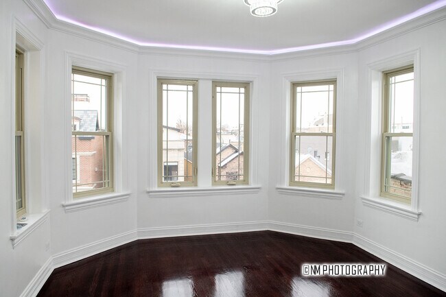 2026 W McLean Ave in Chicago, IL - Building Photo - Building Photo