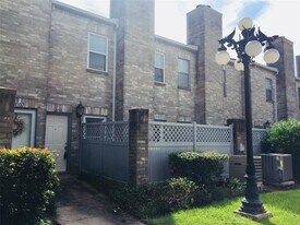 6000 Reims Rd in Houston, TX - Building Photo