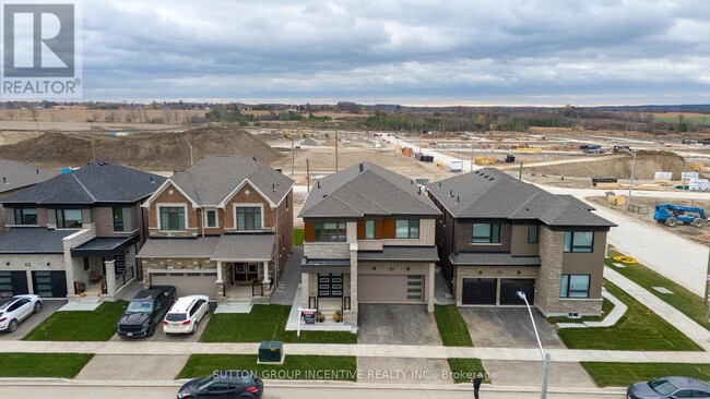 59 Suzuki St in Barrie, ON - Building Photo - Building Photo