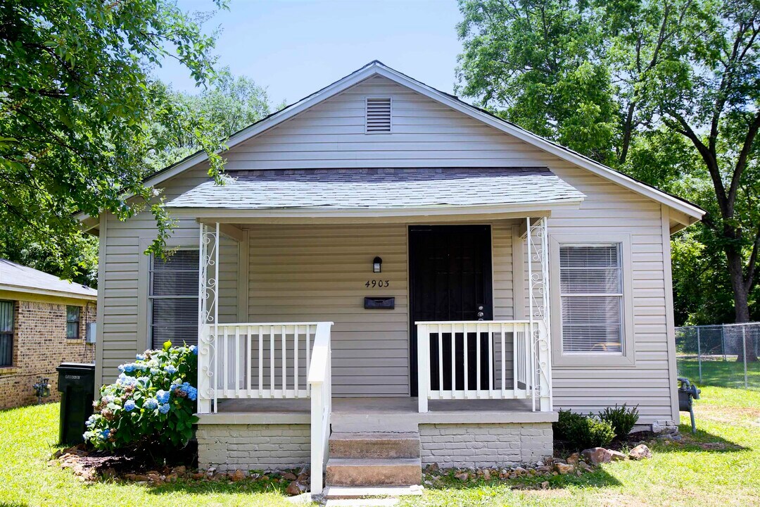 4903 W 28th St in Little Rock, AR - Building Photo