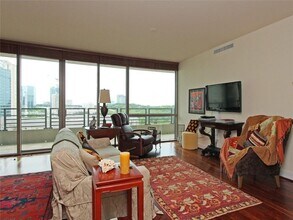 700 Park Regency Pl NE in Atlanta, GA - Building Photo - Building Photo