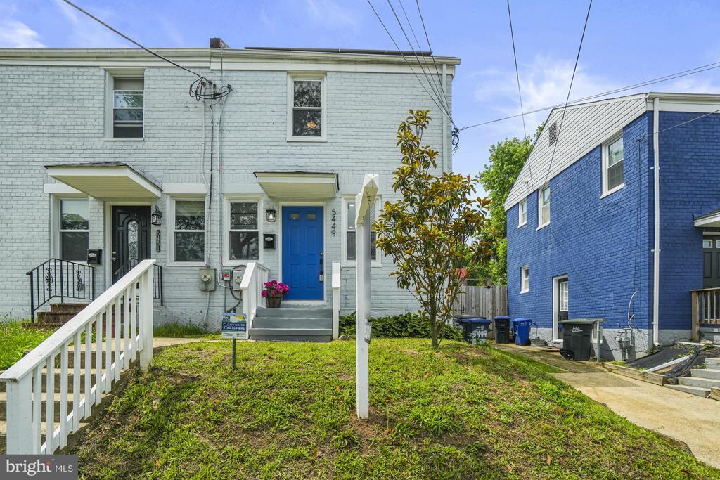 5449 B St SE in Washington, DC - Foto de edificio