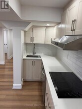 969 Transom Cres in Milton, ON - Building Photo - Building Photo