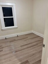 2423 Falls St, Unit Upper Rear in Niagara Falls, NY - Building Photo - Building Photo