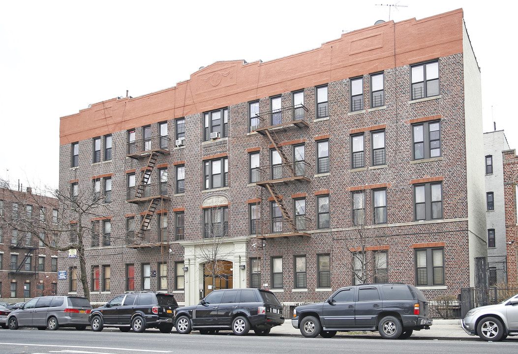 164 Rockaway Pky in Brooklyn, NY - Building Photo