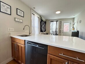 836 Huntington Ave, Unit 3 in Boston, MA - Building Photo - Building Photo