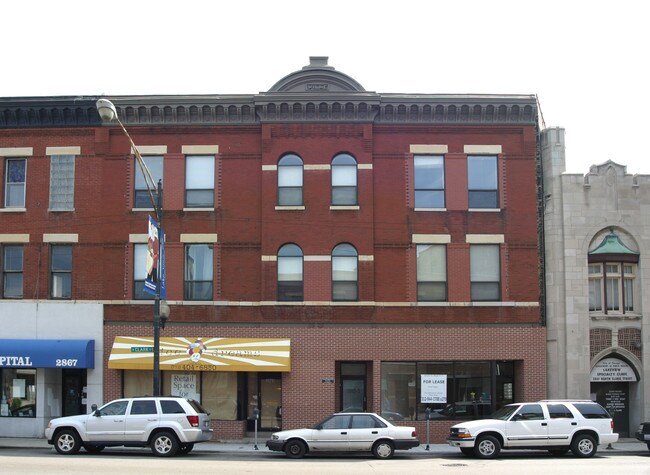 2863-2865 N Clark St