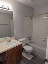 7008 Ohio Ave in Cincinnati, OH - Building Photo - Building Photo