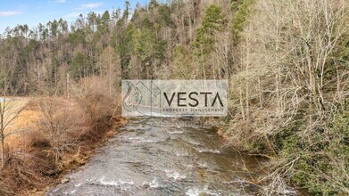 460 NC-208 in Marshall, NC - Building Photo - Building Photo