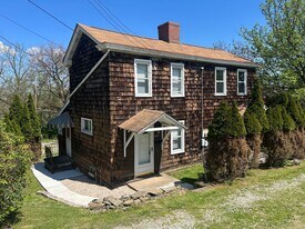 633-635 Weston Wy in Pittsburgh, PA - Building Photo