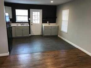 512 Freeman Dr in Garland, TX - Building Photo - Building Photo