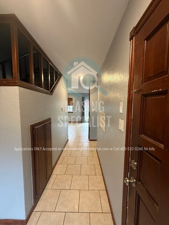 1024 Rambling Oaks Dr in Norman, OK - Building Photo - Building Photo