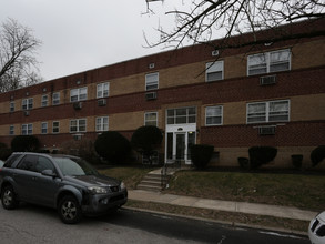 Karen Park Apartments in Philadelphia, PA - Building Photo - Building Photo