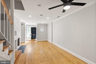911 Oronoco St in Alexandria, VA - Building Photo - Building Photo