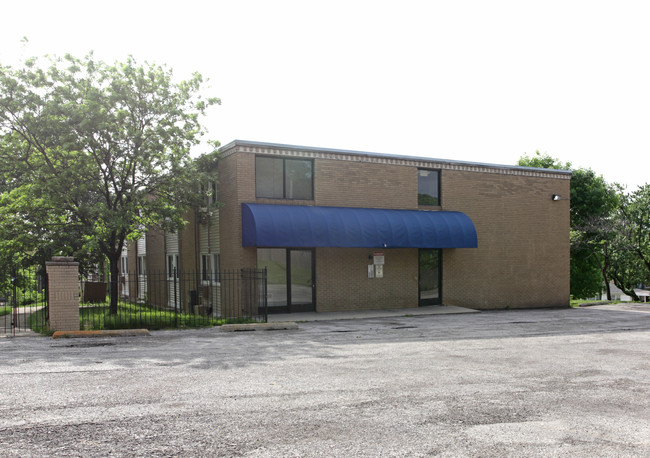 Riverwest Apartments in Joliet, IL - Foto de edificio - Building Photo