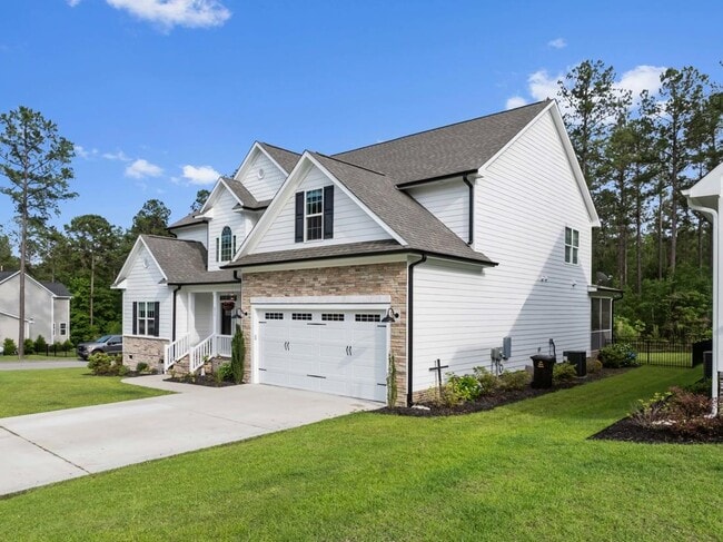 211 Education Dr in Spring Lake, NC - Building Photo - Building Photo