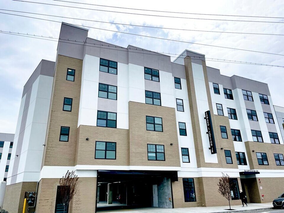 200 Lafayette St, Unit 1 in Paterson, NJ - Foto de edificio