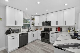 2388 S Wallen Dr in West Palm Beach, FL - Building Photo