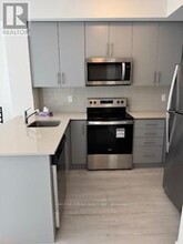 3409-3409 Ridgeway Dr in Mississauga, ON - Building Photo - Building Photo