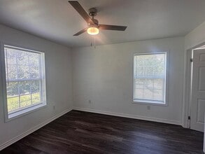 112 Palamino Ct in Paige, TX - Building Photo - Building Photo