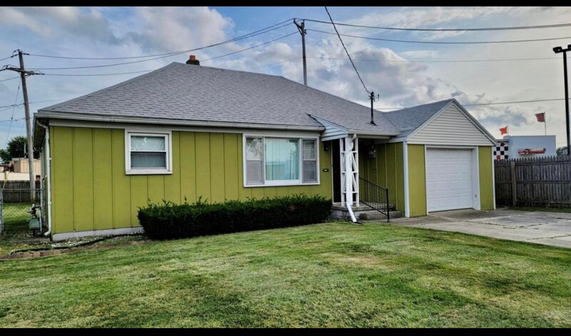 1920 Pickle Rd in Oregon, OH - Foto de edificio