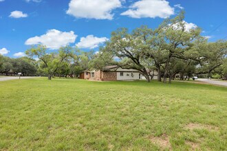 17215 Sugar Crest Dr in San Antonio, TX - Foto de edificio - Building Photo