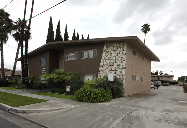 Folkwood Apartments in Buena Park, CA - Building Photo - Building Photo