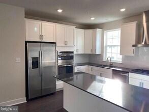 232 Red Leaf Ln in Exton, PA - Building Photo - Building Photo