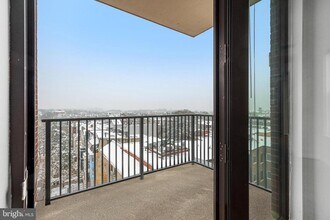 1390 Kenyon St NW in Washington, DC - Building Photo - Building Photo