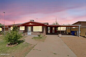 10350 Kellogg St in El Paso, TX - Building Photo - Building Photo