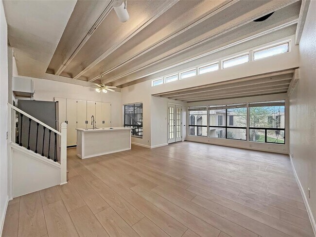 5804 Circulo Dr in Lago Vista, TX - Building Photo - Building Photo