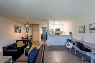 The Hilltop in Santa Cruz, CA - Building Photo - Interior Photo