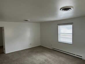 211 N Tompkins St in Shelbyville, IN - Building Photo - Building Photo