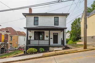 61 Mainsgate St in Pittsburgh, PA - Building Photo