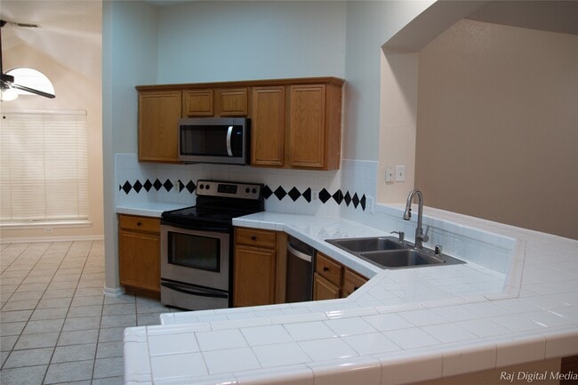 property at 4918 Pinder Ln