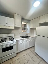 188 Lembeck Ave, Unit 3 in Jersey City, NJ - Building Photo