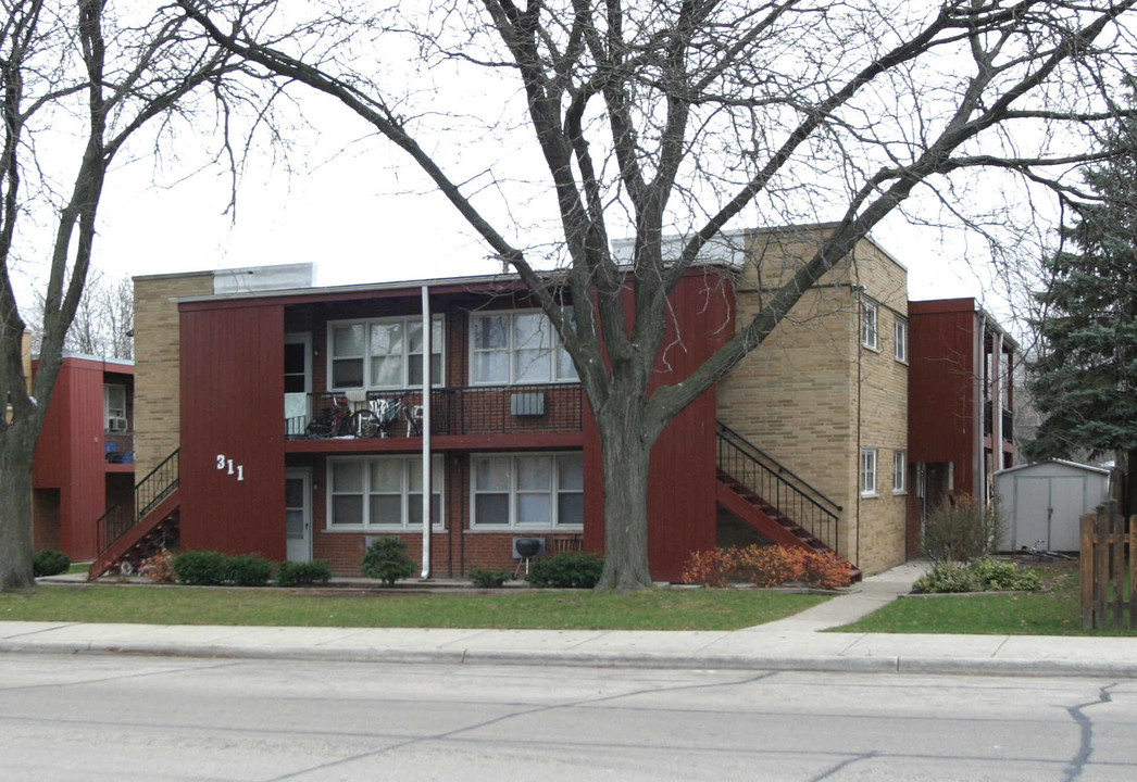 311 S Lodge Ln in Lombard, IL - Building Photo