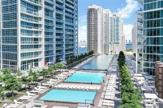 475 Brickell Ave, Unit 608 in Miami, FL - Building Photo - Building Photo