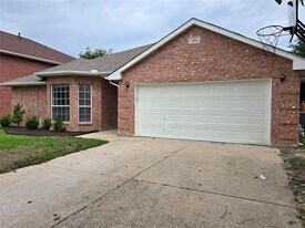 1268 Topeka Dr in Saginaw, TX - Building Photo