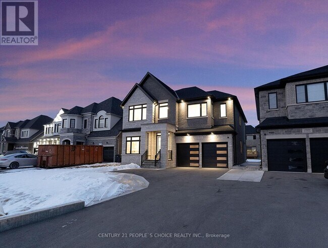 8915 Heritage Rd in Brampton, ON - Building Photo - Building Photo