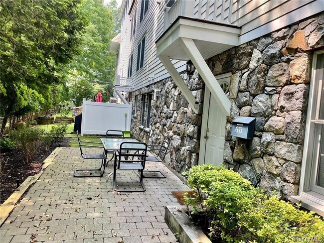 29 Carpenter Ave in Mt Kisco, NY - Building Photo - Building Photo