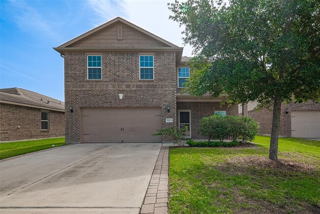 property at 5123 Oak Briar Ln