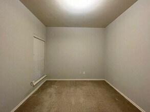 3030 Cross Timbers Dr in Irving, TX - Building Photo - Building Photo