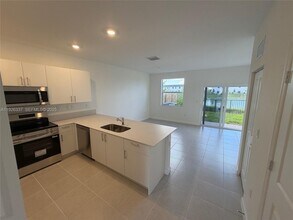 2772 SE 26th Ave in Homestead, FL - Building Photo - Building Photo